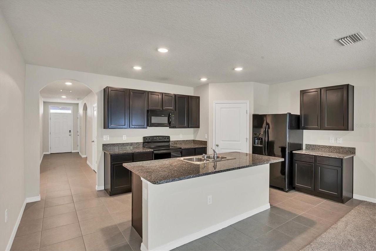 153 Tierra Verde Way - Photo 7 of 46