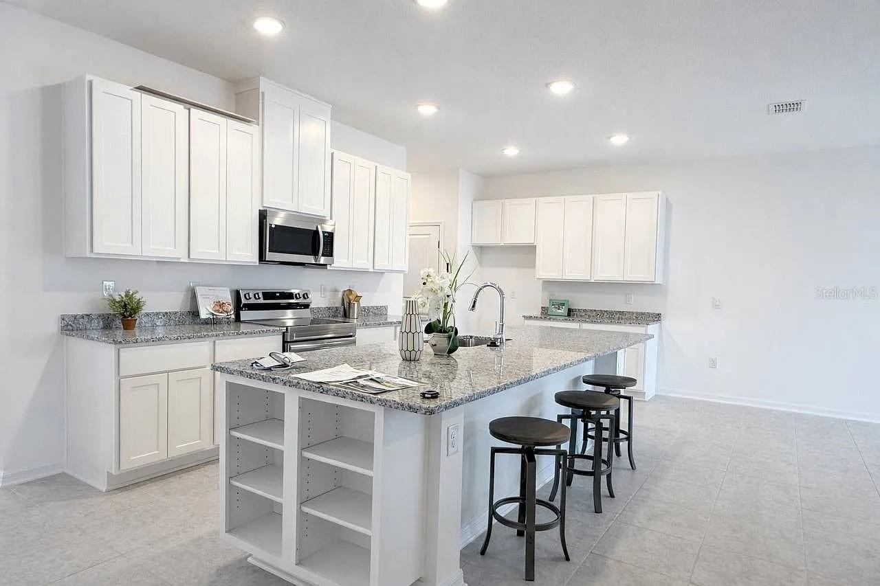 15 Ramblewood Dr - Photo 4 of 16