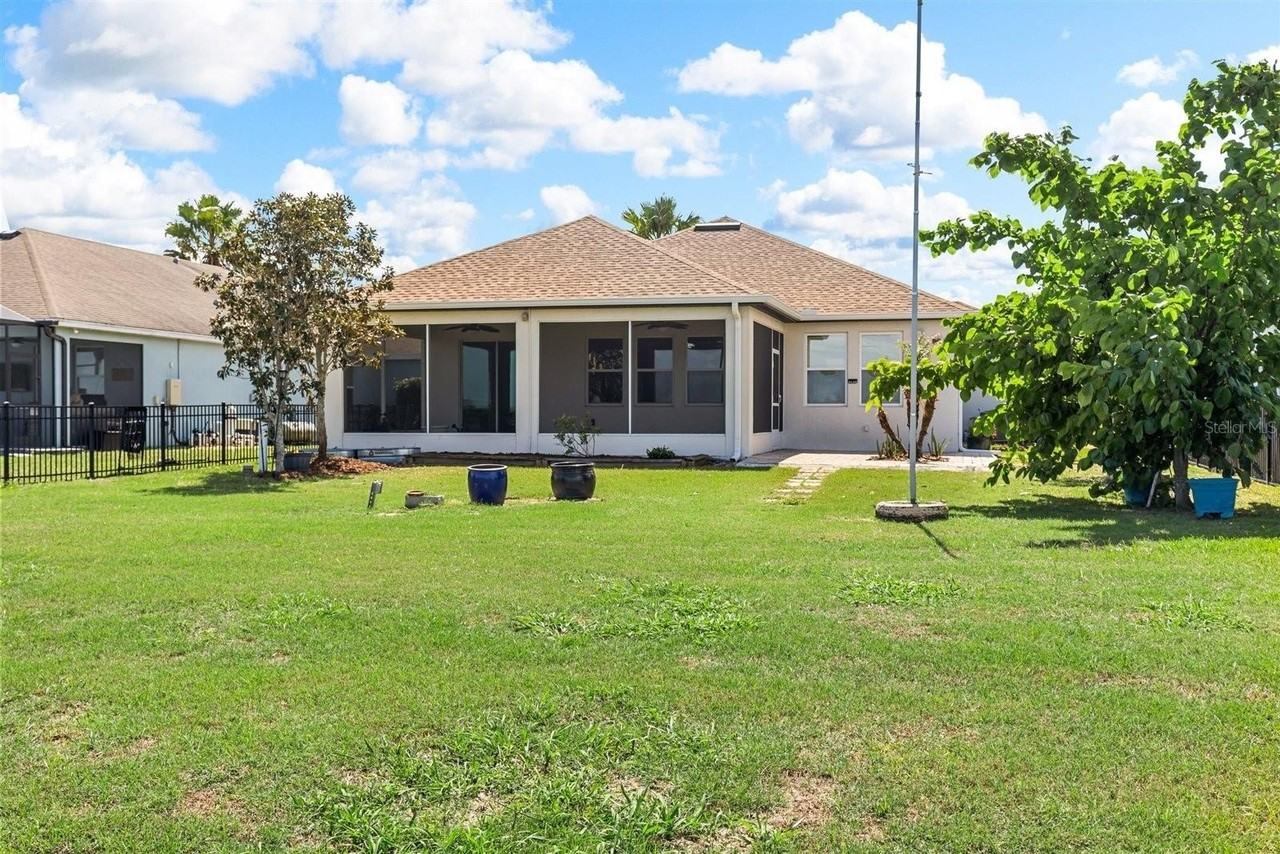 291 Blue Cypress Dr - Photo 4 of 41