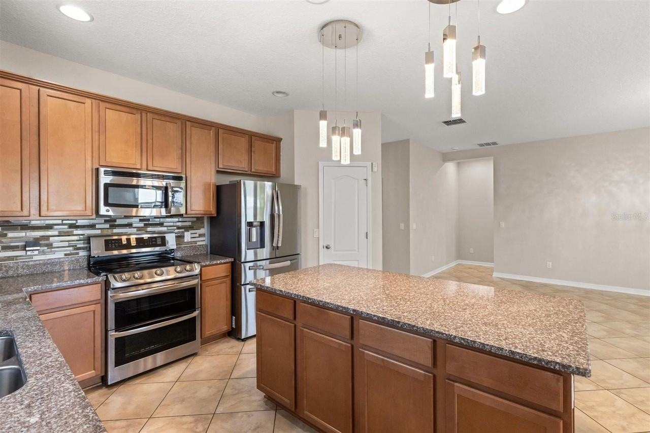 291 Blue Cypress Dr - Photo 6 of 41