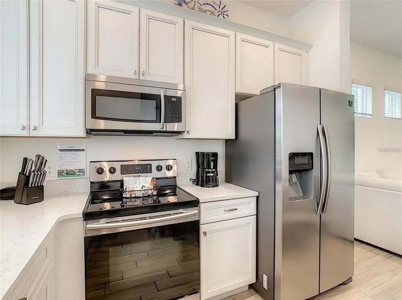 8037 Lost Shaker Ln - Photo 4 of 50