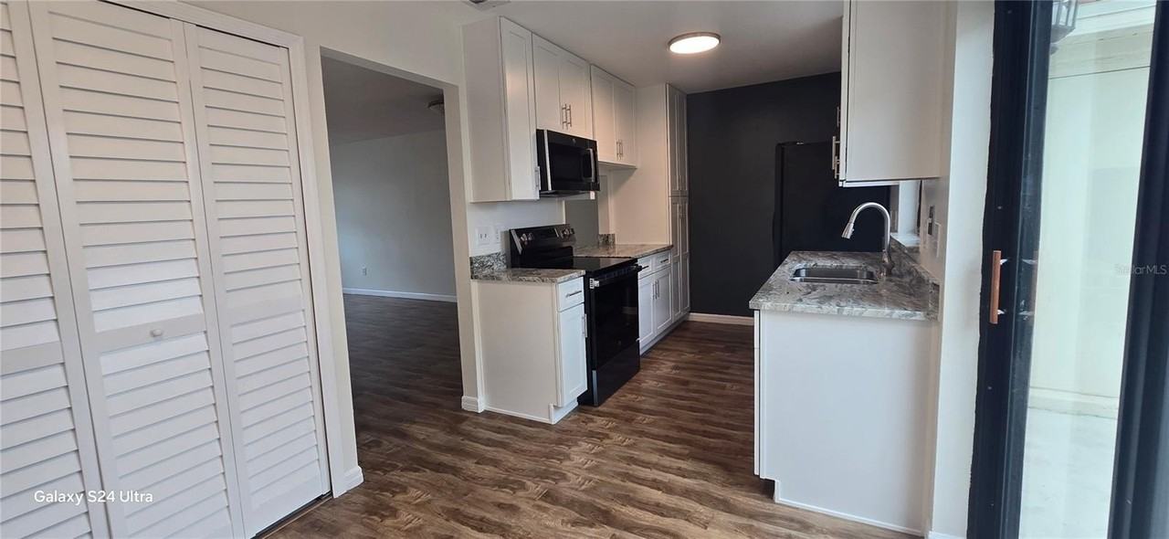 6299 Arlington Ct #212 - Photo 4 of 32