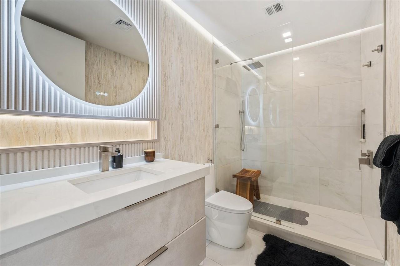 150 E Robinson St #601 - Photo 6 of 16