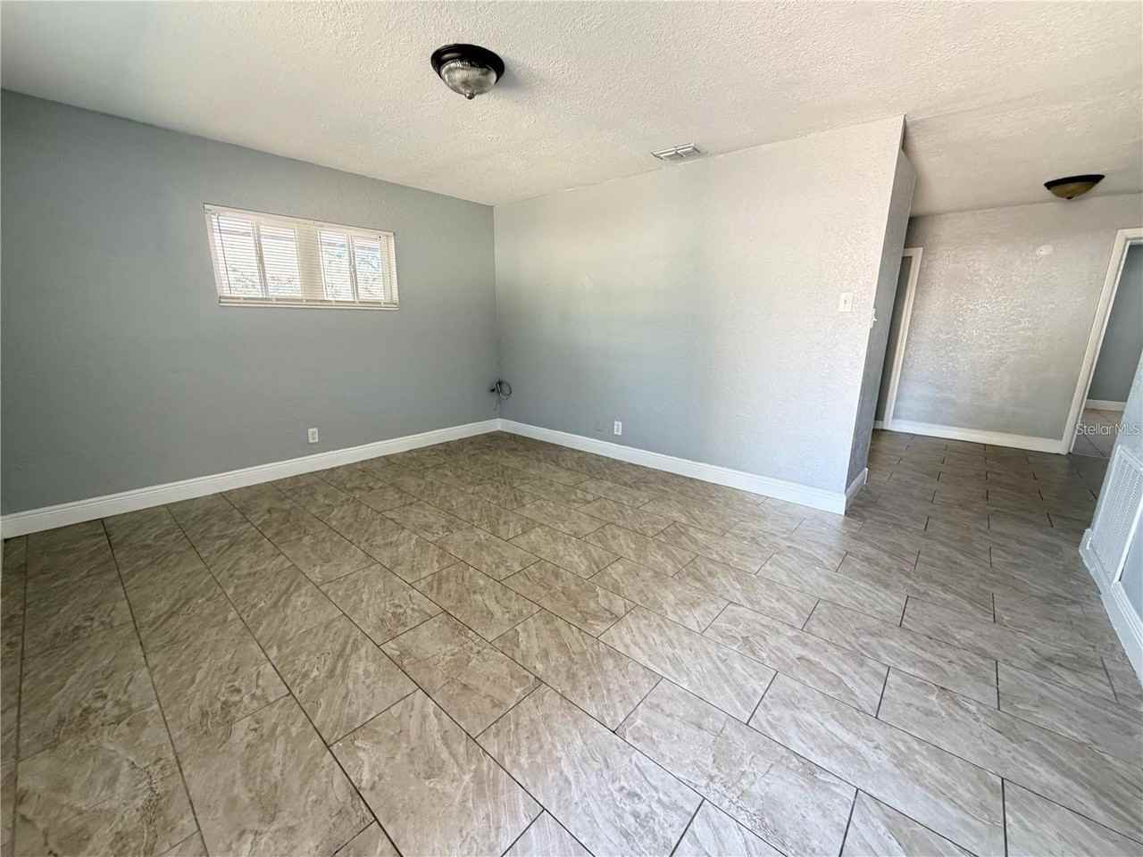 922 Martin Luther King Blvd Ne - Photo 3 of 12