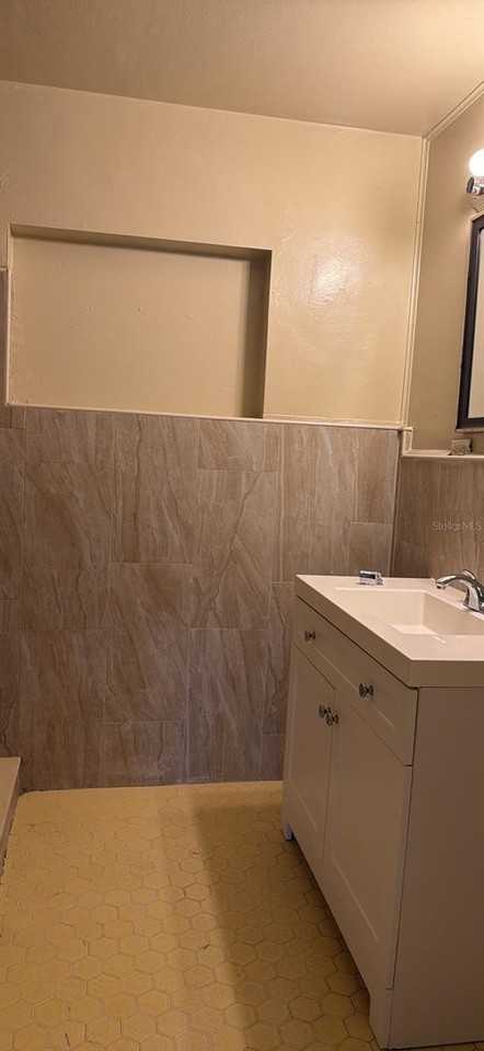 811 S Randolph Ave - Photo 4 of 7