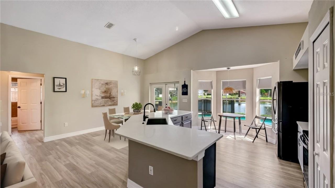 1445 Sophie Way - Photo 4 of 18