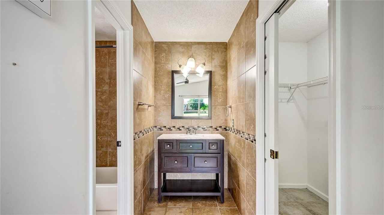 1445 Sophie Way - Photo 7 of 18