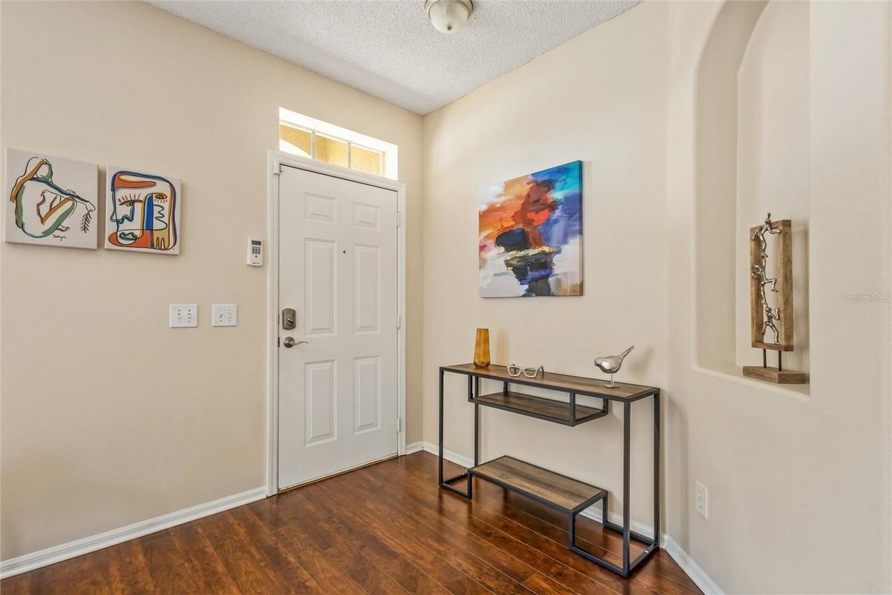 422 Graystone Blvd - Photo 3 of 35