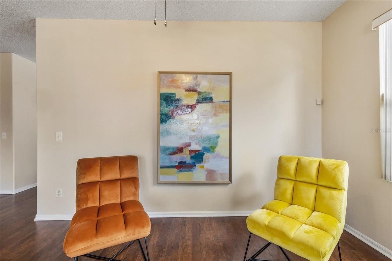 422 Graystone Blvd - Photo 7 of 35