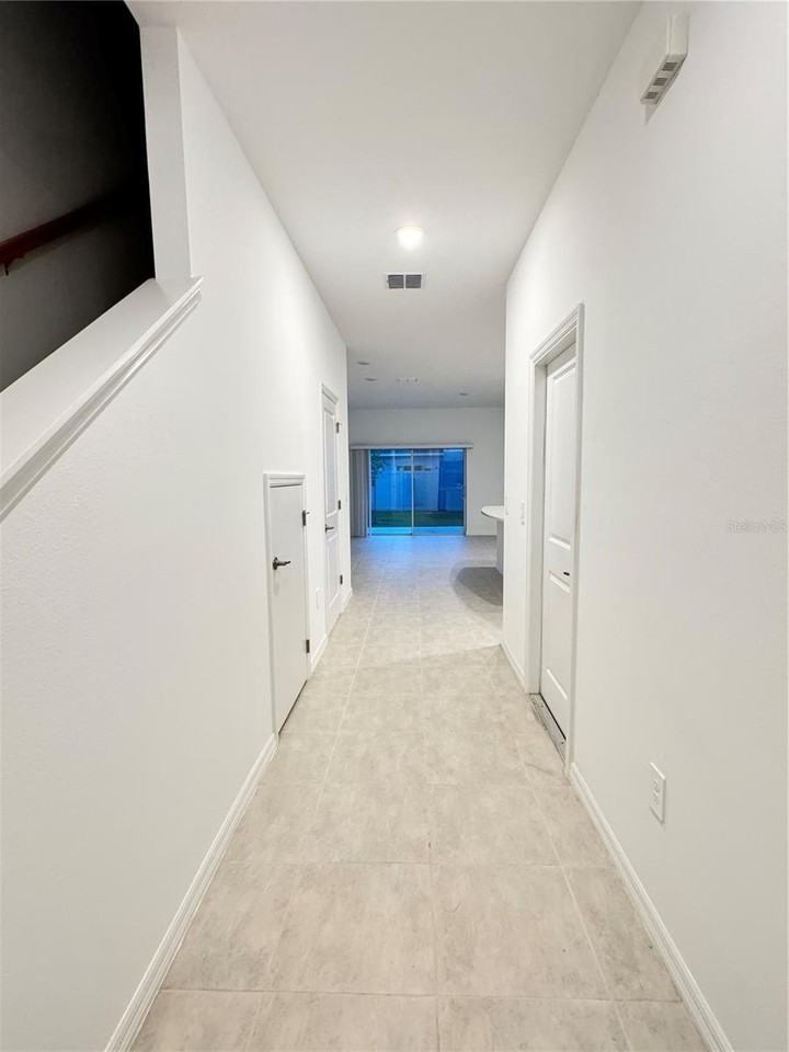 1304 Drake Ridge Dr - Photo 2 of 23