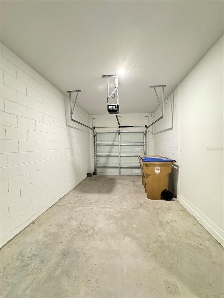 1304 Drake Ridge Dr - Photo 3 of 23