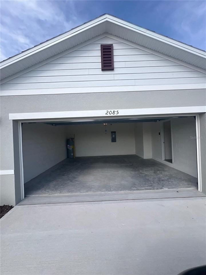 2085 Walnut Creek Dr - Photo 4 of 20