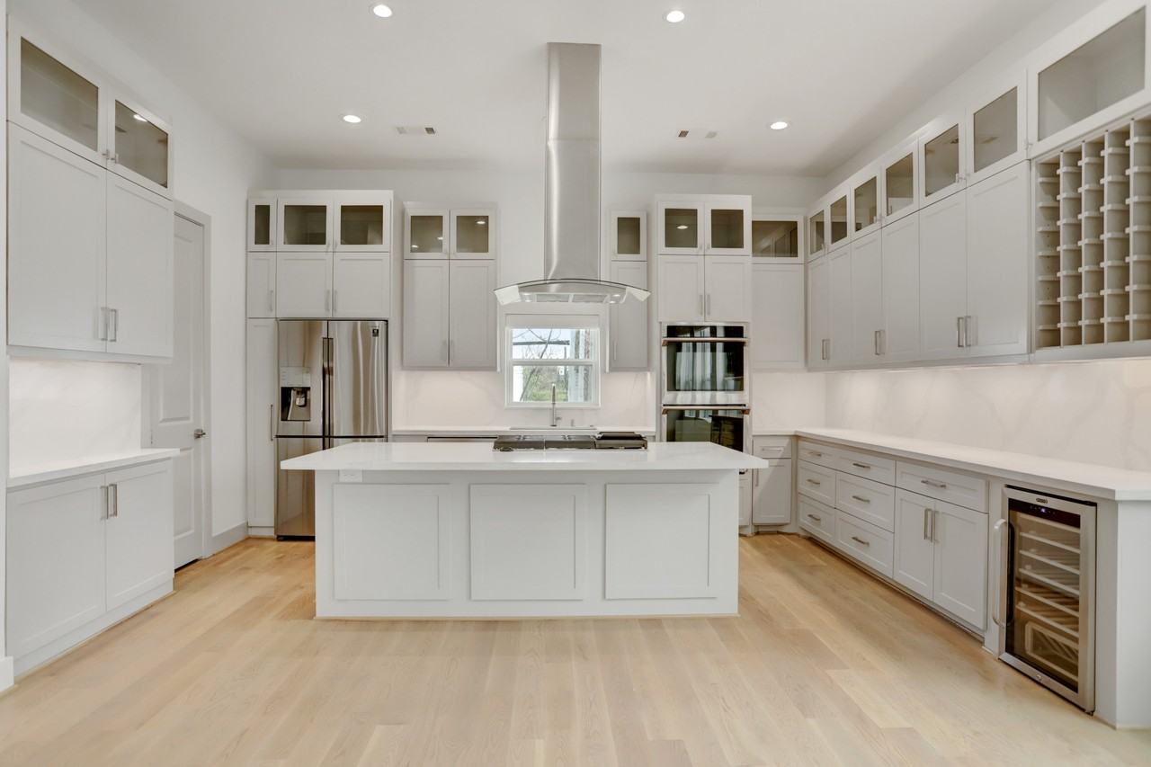 1716 Rosewood St #C - Photo 3 of 11