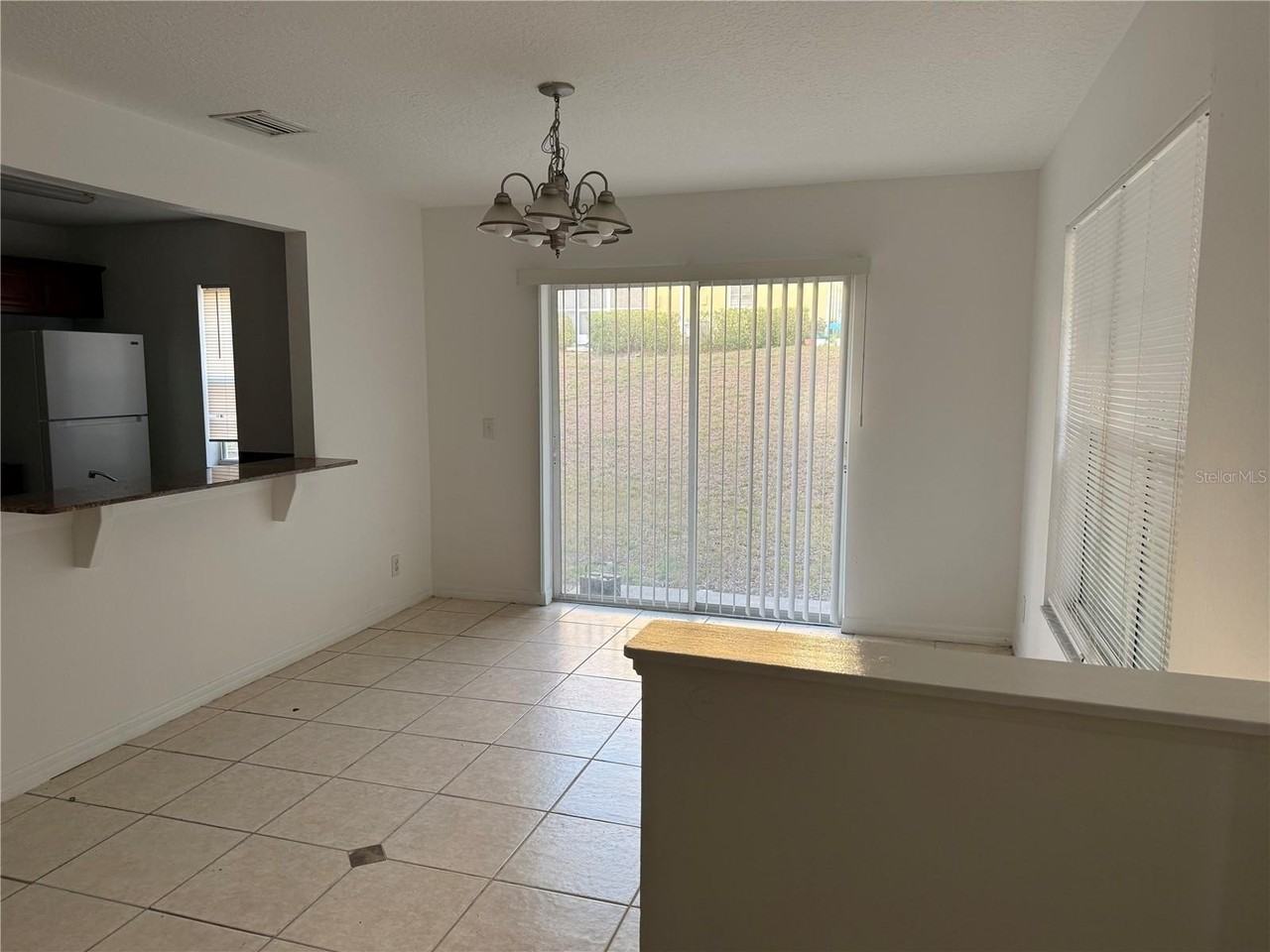 201 Draw Bridge Ln - Photo 3 of 11