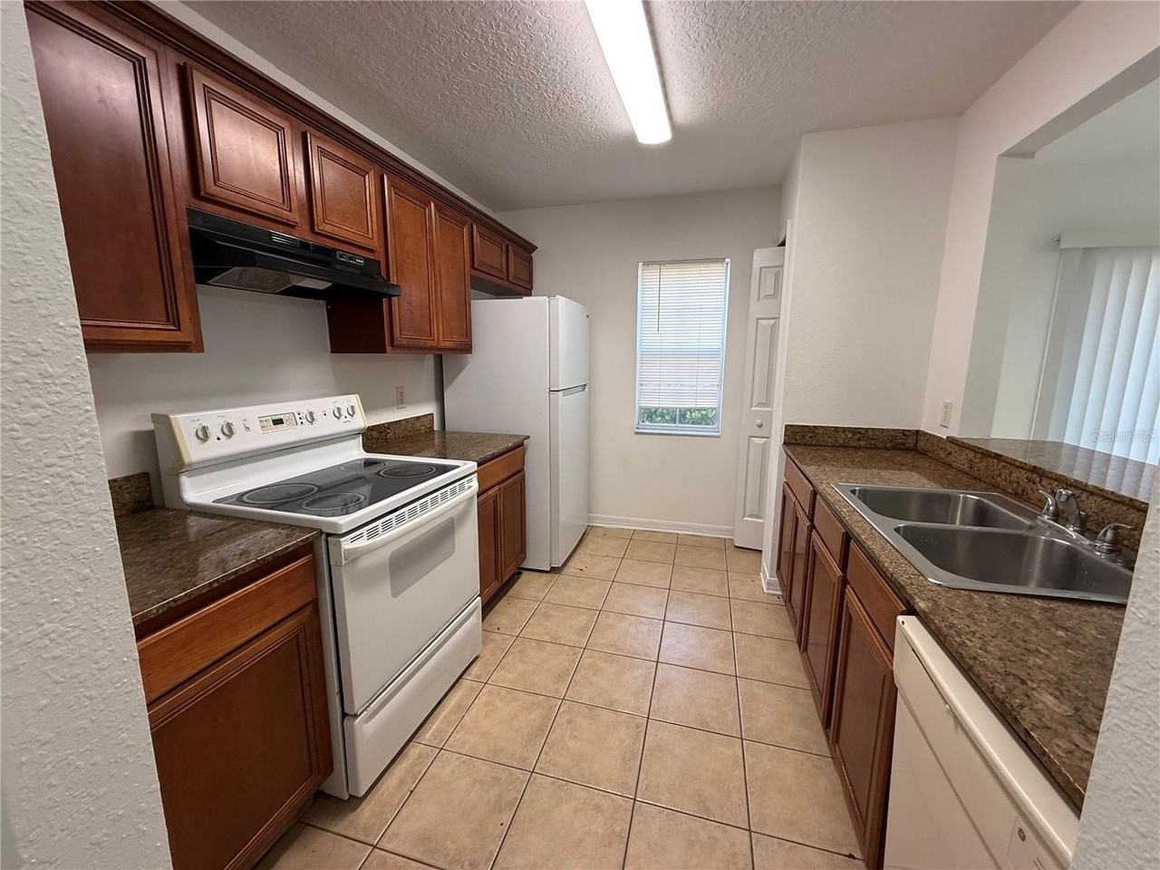 201 Draw Bridge Ln - Photo 5 of 11