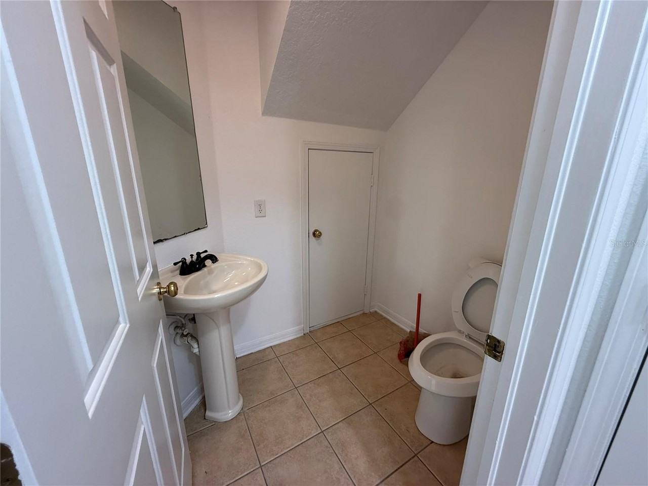 201 Draw Bridge Ln - Photo 6 of 11