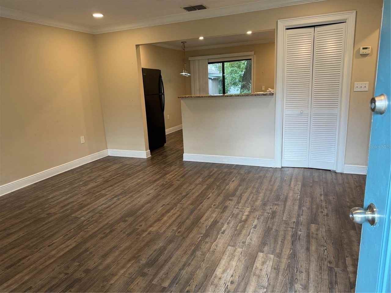 447 6th Ave Ne #B - Photo 4 of 12