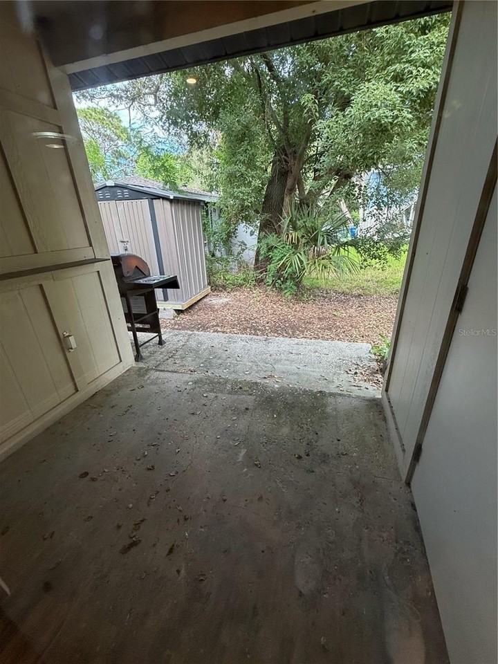 447 6th Ave Ne #B - Photo 7 of 12