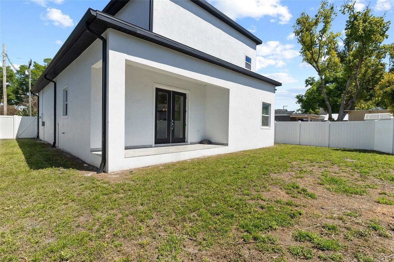 122 W Sligh Ave - Photo 7 of 50