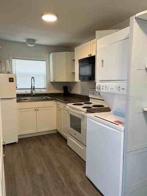 3774 Abington Ave S #A - Photo 5 of 19