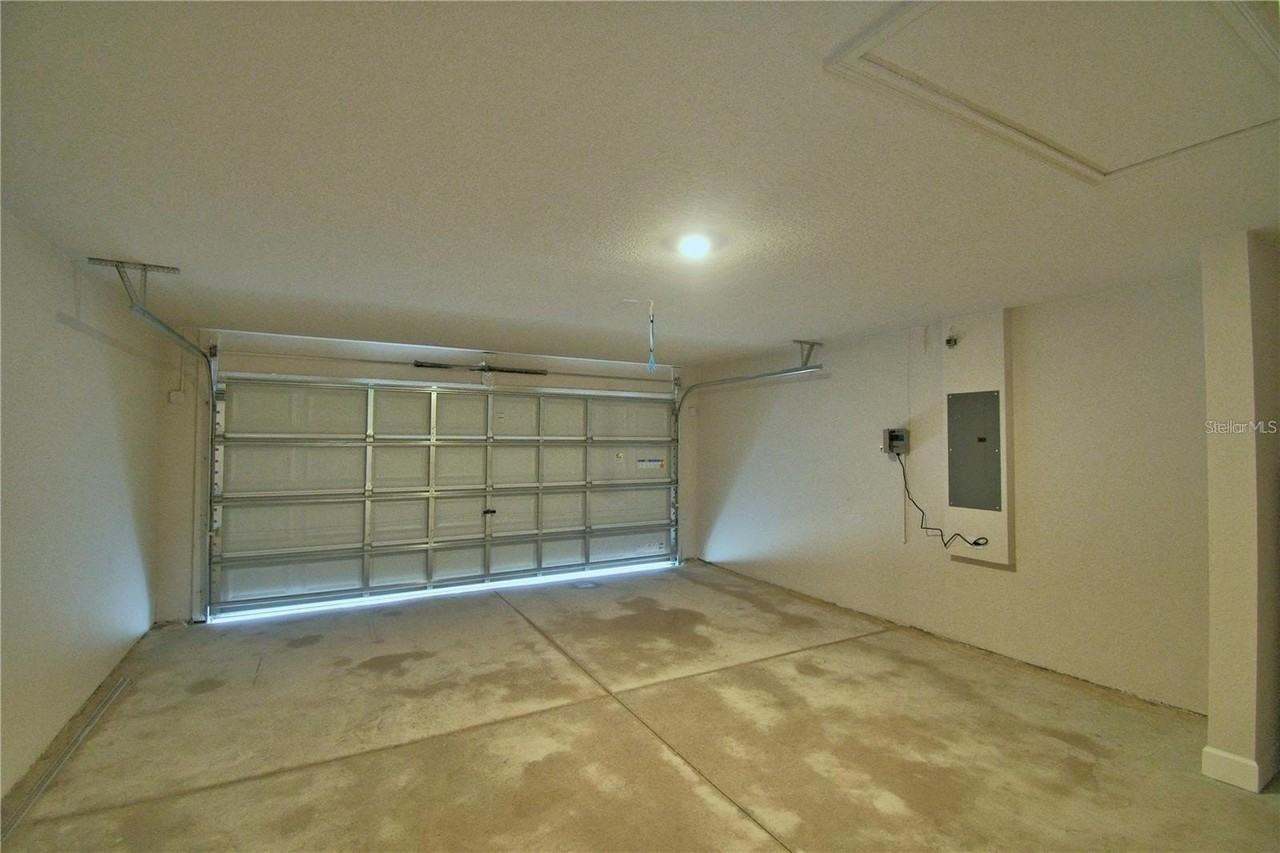 1734 Carnostie Rd - Photo 3 of 7