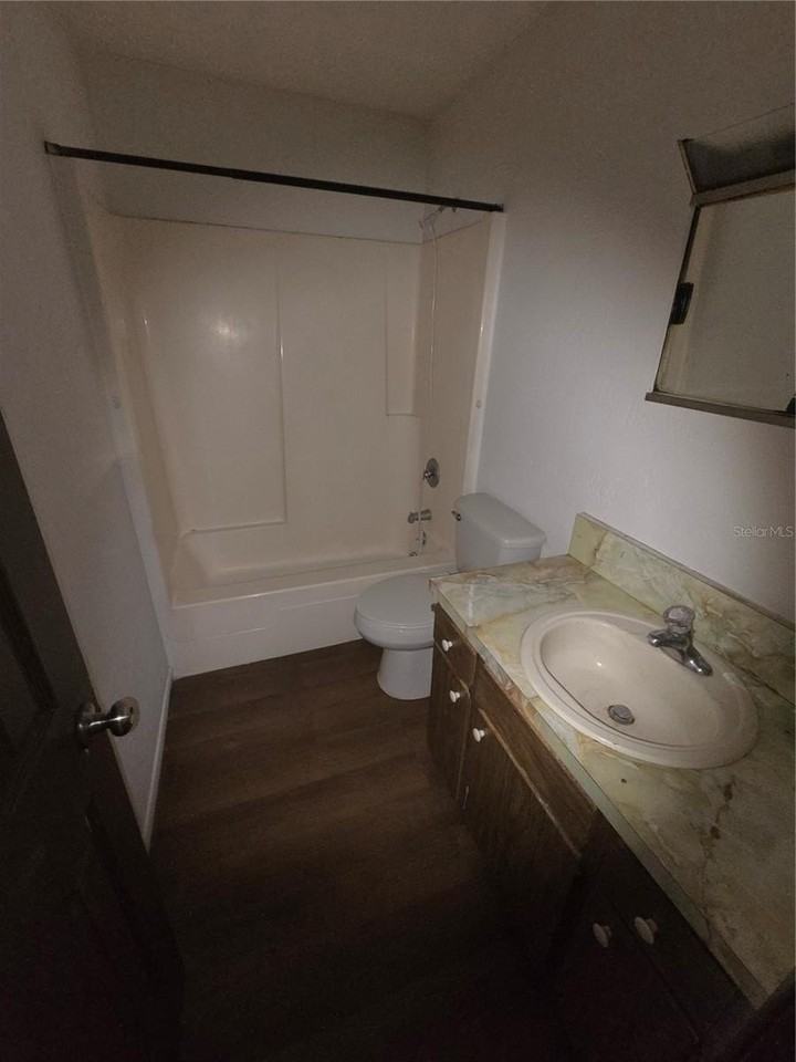 830 N Clake St #1 - Photo 7 of 7