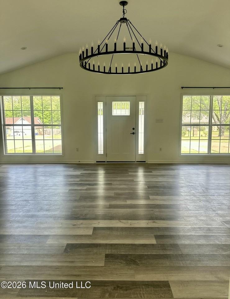 209 Elm Rd - Photo 3 of 18