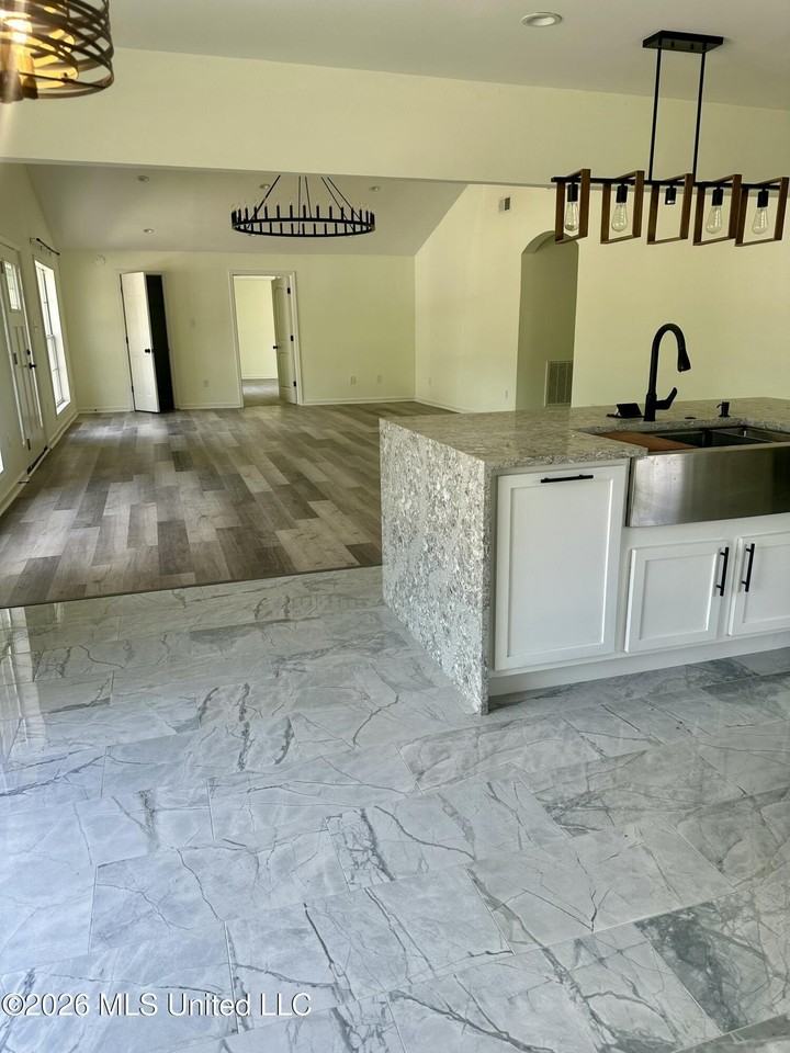 209 Elm Rd - Photo 5 of 18