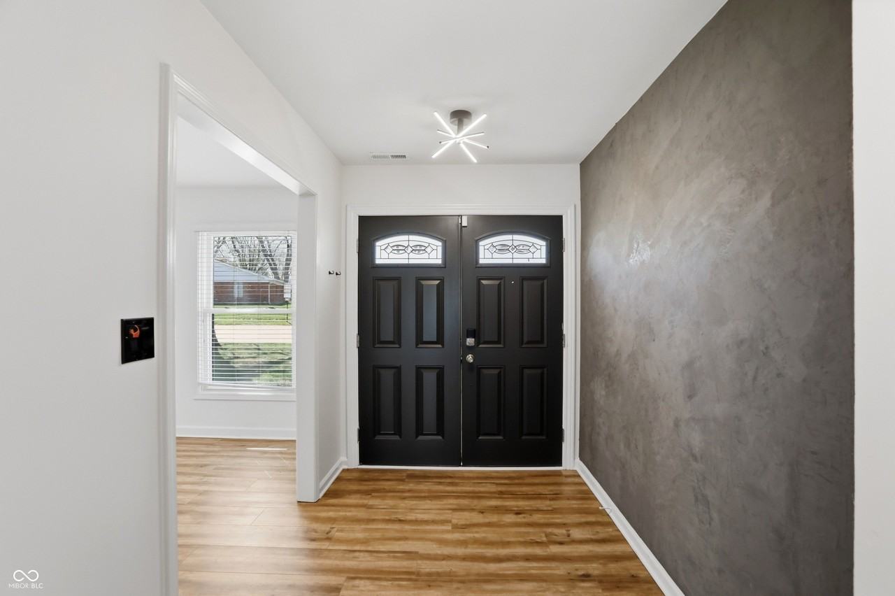 512 Lexington Blvd - Photo 2 of 50