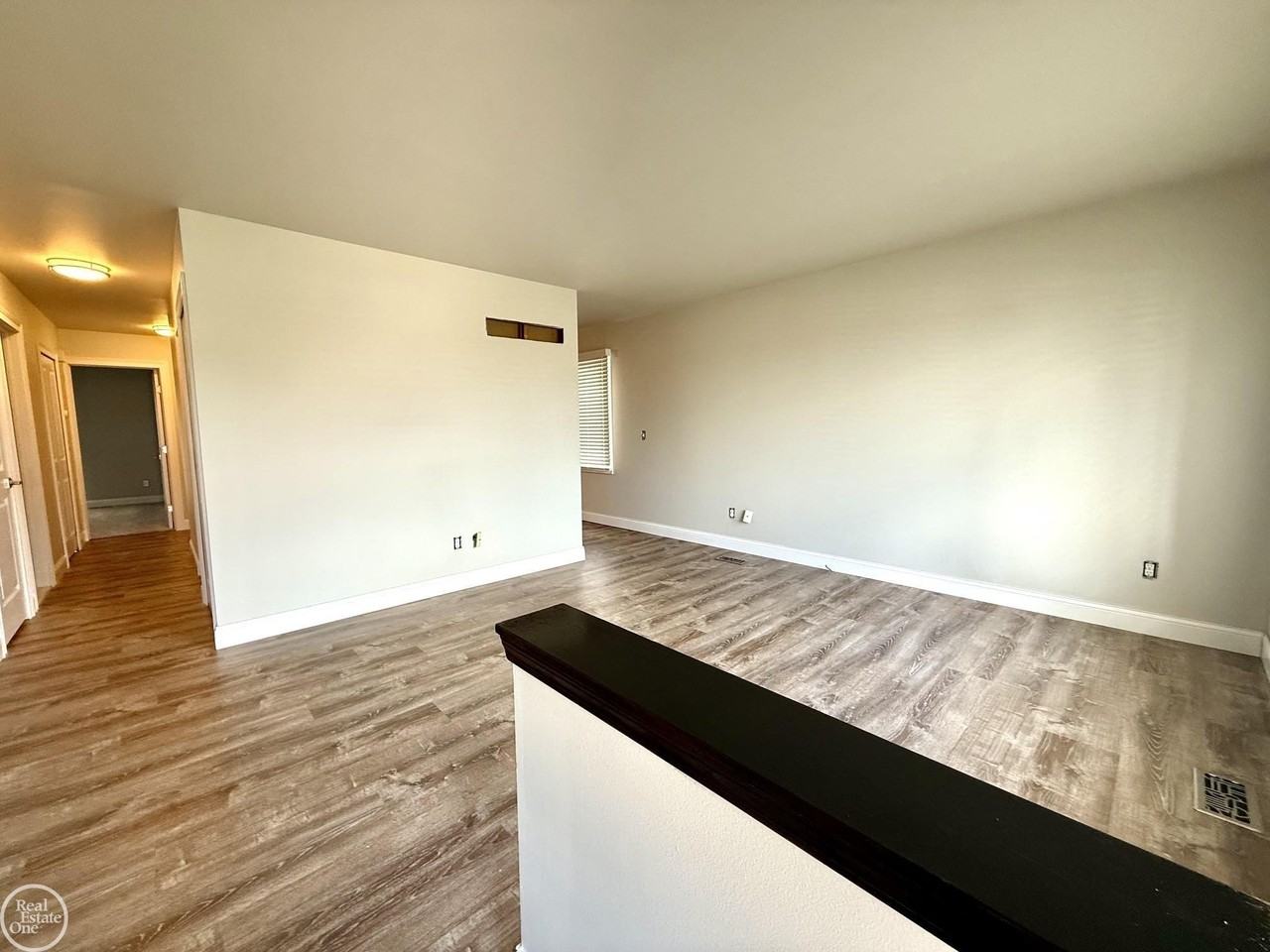 39131 Jefferson Ave - Photo 7 of 28