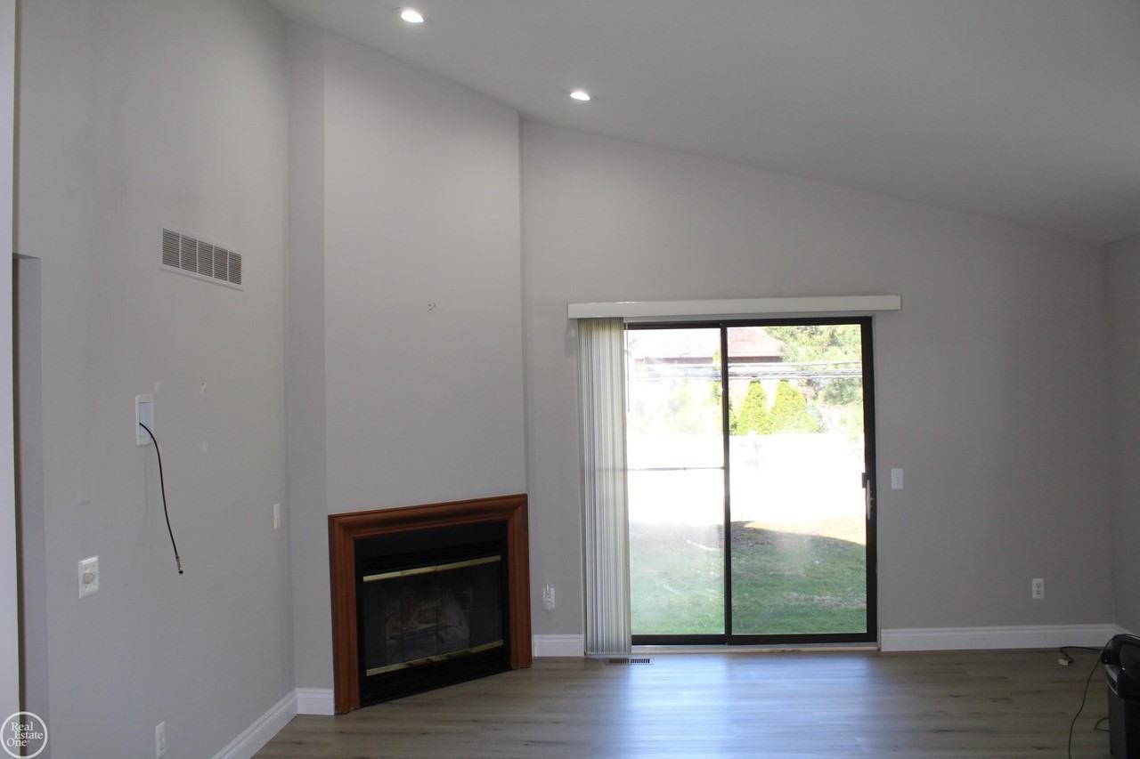 20463 Brandonwood Dr - Photo 5 of 16