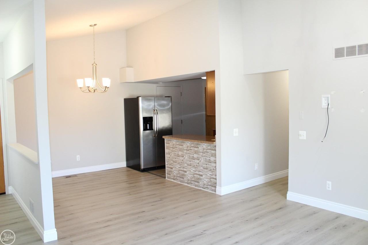 20463 Brandonwood Dr - Photo 6 of 16