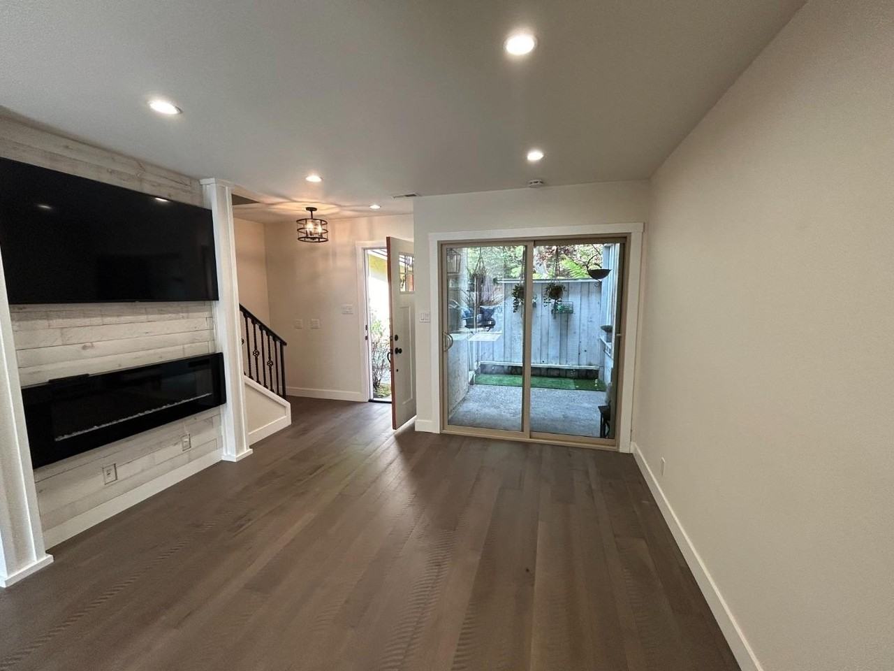 1231 Oddstad Blvd - Photo 3 of 37