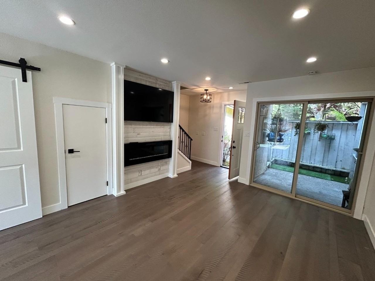 1231 Oddstad Blvd - Photo 4 of 37