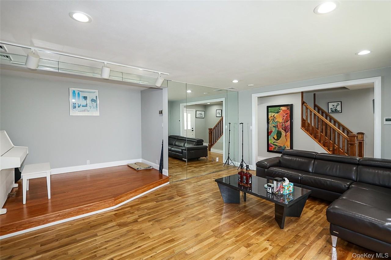 11 Otsego Ave - Photo 5 of 31