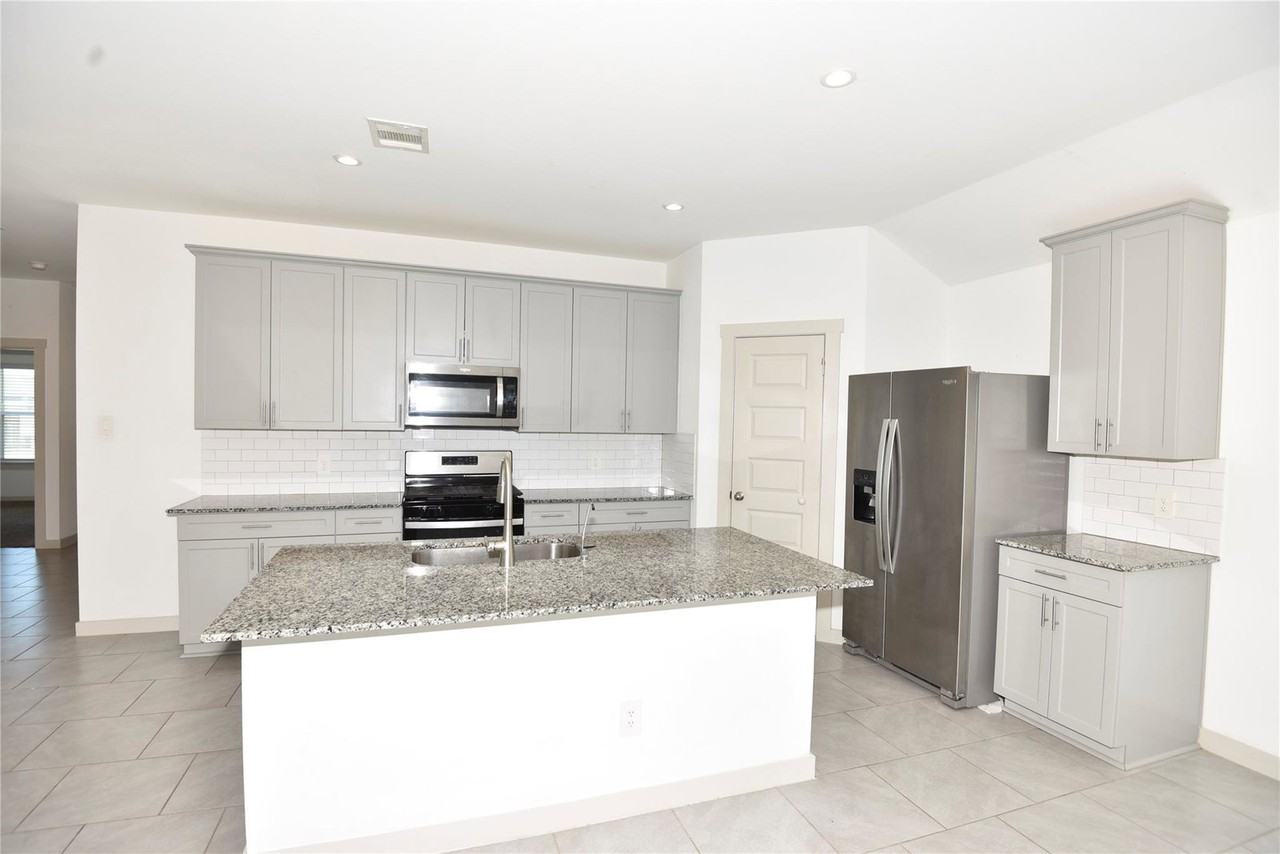 Cordelia Ct - Photo 3 of 8