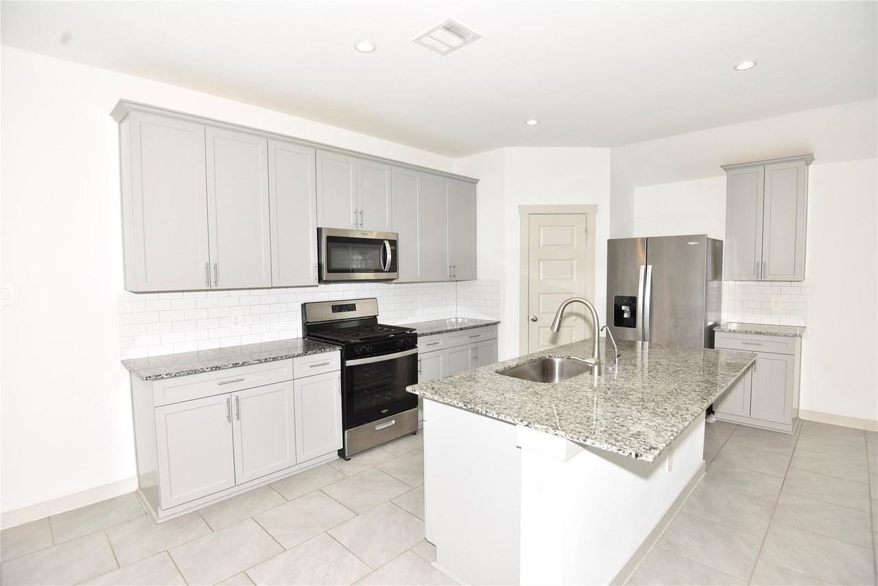 Cordelia Ct - Photo 4 of 8