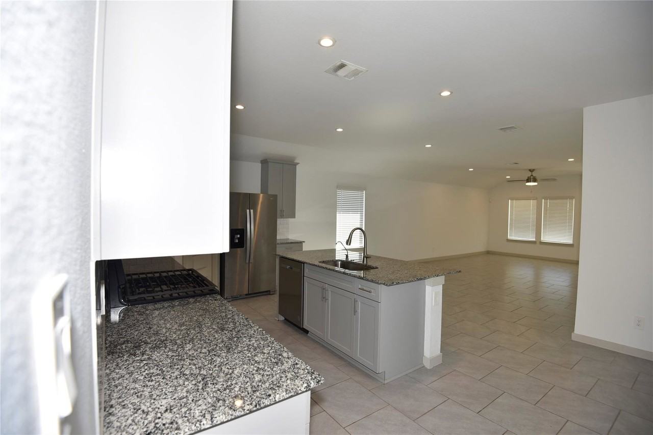 Cordelia Ct - Photo 5 of 8