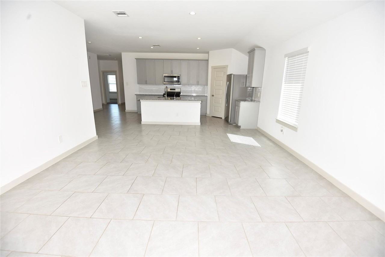 Cordelia Ct - Photo 7 of 8