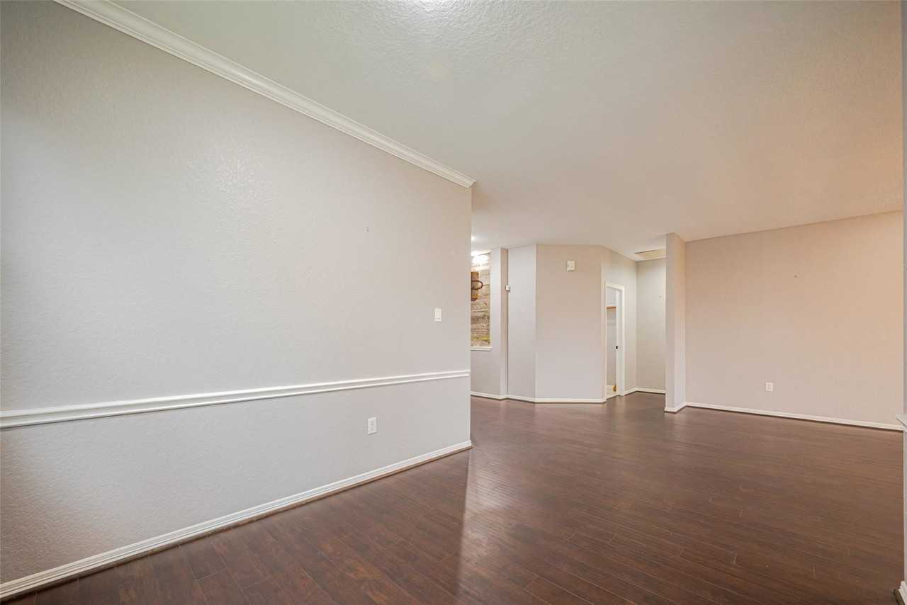 Sherwood Green Ct - Photo 6 of 8