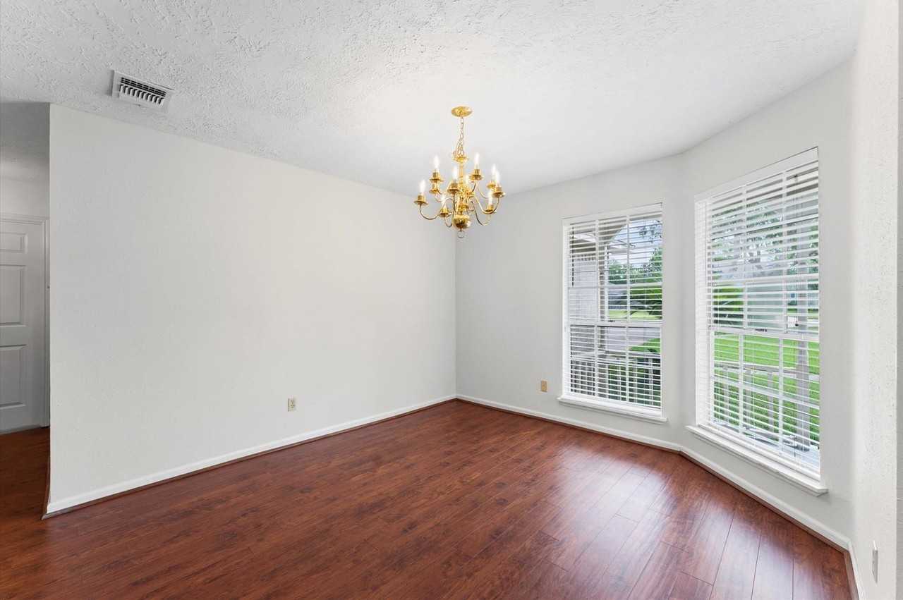 Kempwood Dr - Photo 4 of 8