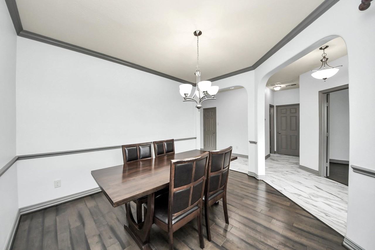 Lodge Vine Ct - Photo 5 of 8