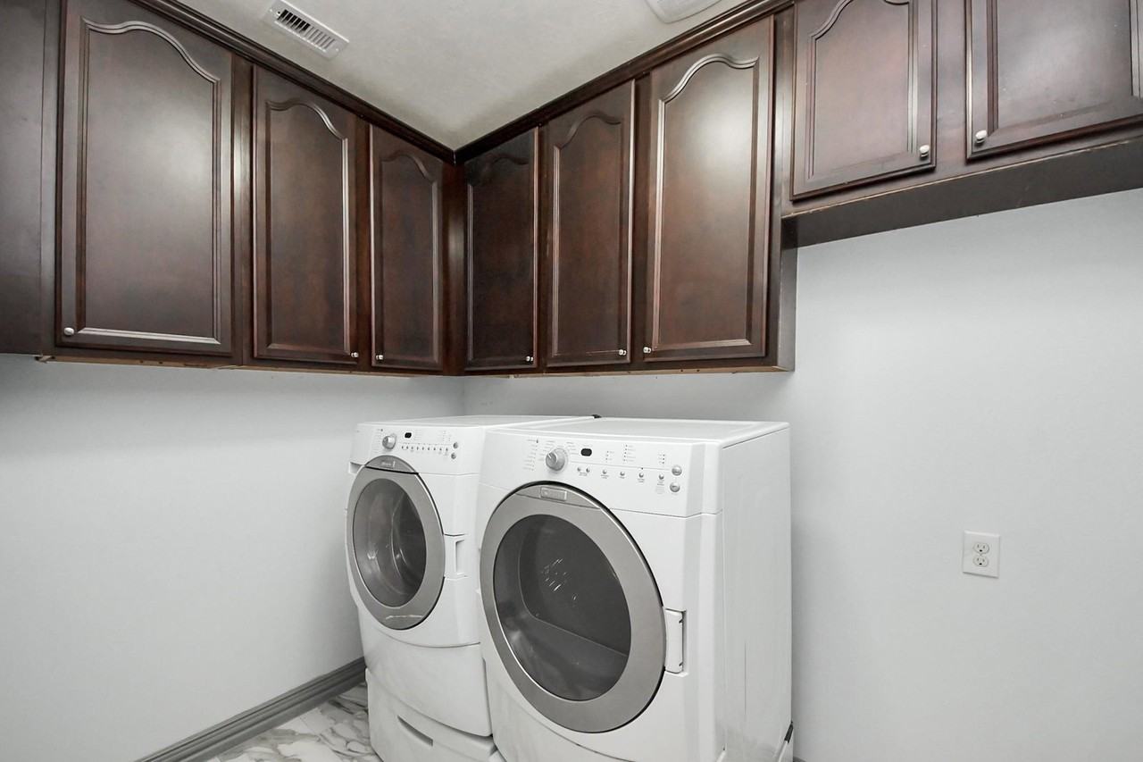 Lodge Vine Ct - Photo 7 of 8