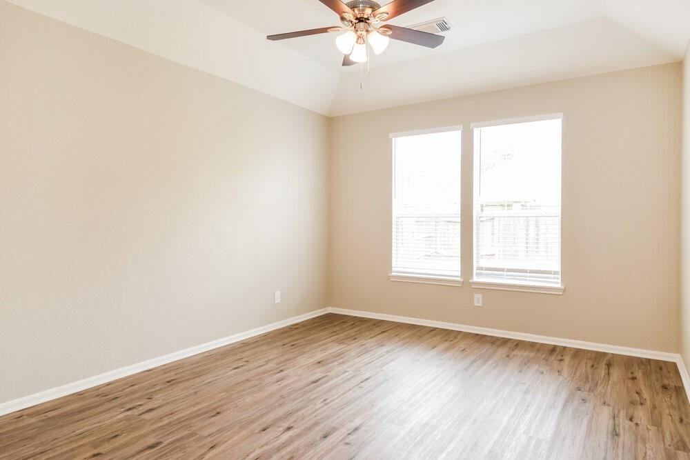 Shoal Creek Dr - Photo 7 of 8