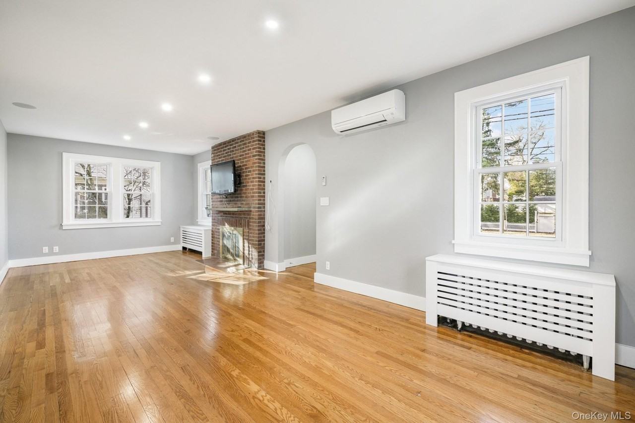 71 Longfellow St - Photo 7 of 43