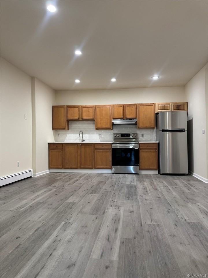 167 Main St #2 - Photo 4 of 19