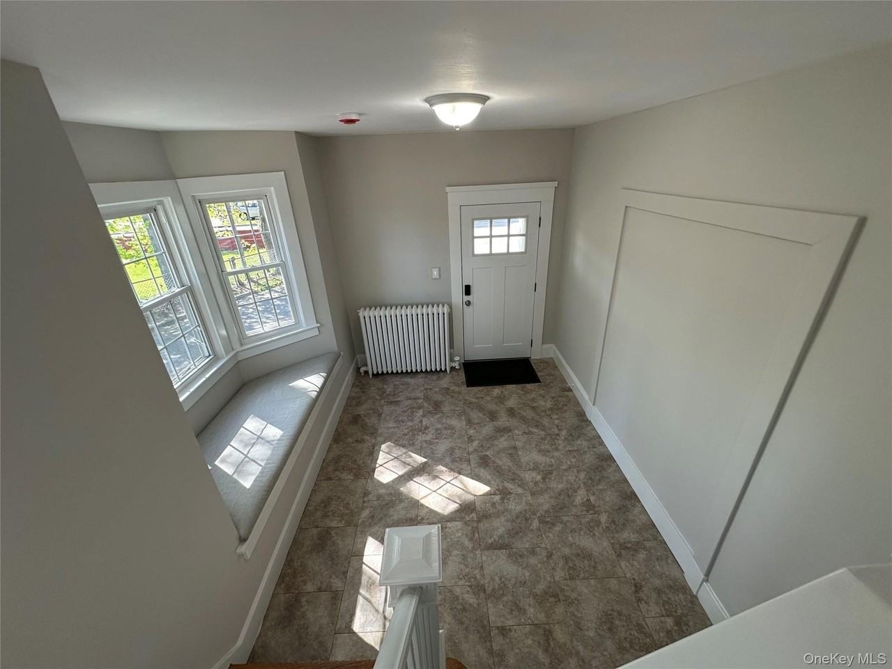 1109 Pulaski Rd - Photo 3 of 15