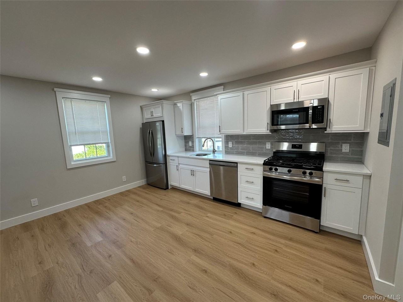 1109 Pulaski Rd - Photo 7 of 15