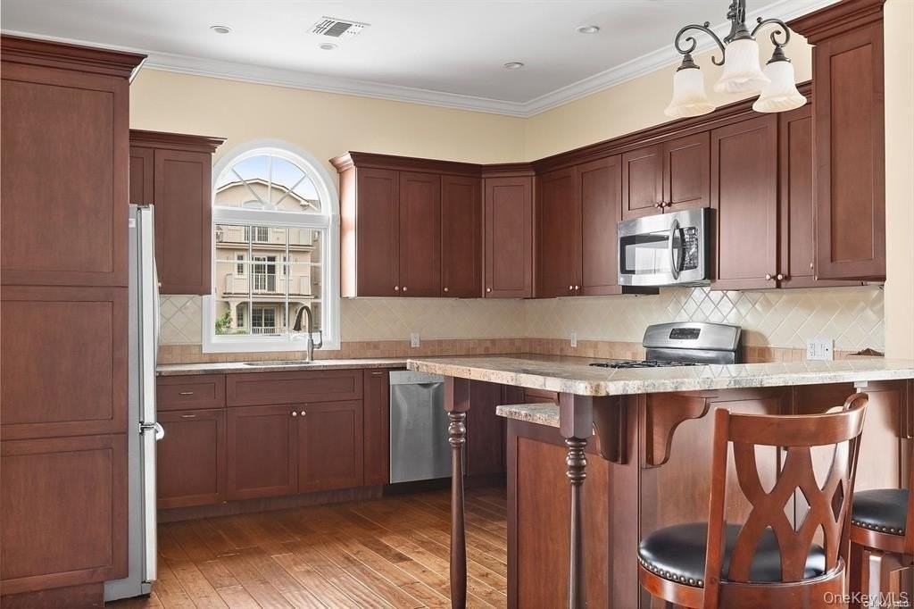 434 E Broadway #A - Photo 6 of 20