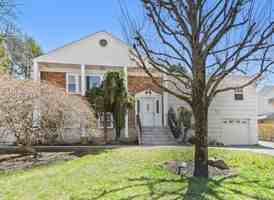 featured image of 568 Manville Rd Uppr R